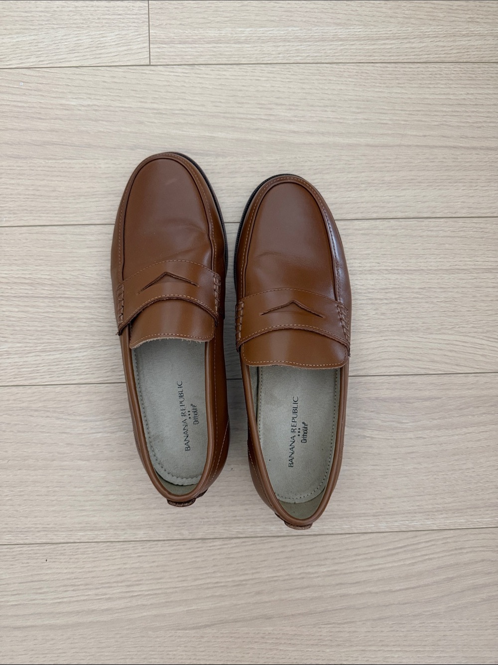 Banana Republic Tan Leather Penny Loafers